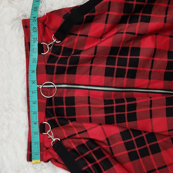 Black & Red Plaid O-Ring Gothcore Skater Skirt - Picture 6 of 7
